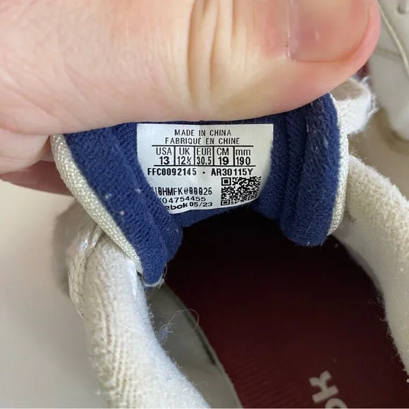 Reebok Classic Harmon Run sneaker in ivory/maroon/navy youth size 13 tennis shoe - Picture 7 of 8